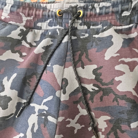 Nike‎ Camo Joggers - Picture 4 of 8